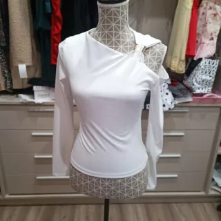 Top hebilla asimétrico