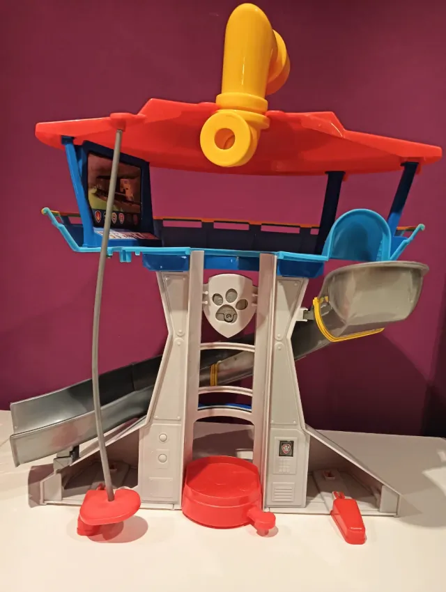 Camión y Centro Mando Patrulla Canina