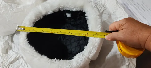 Cappello russo colbacco con stella rossa