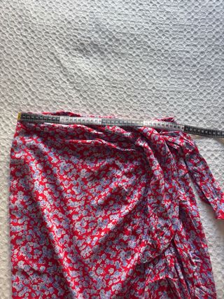 Falda Zara Estampada Flores Roja