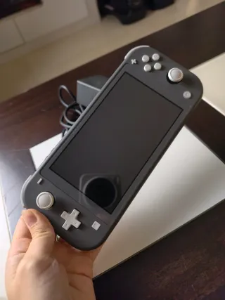 Nintendo Switch Lite Grigio/Bianco + Animal Crossing