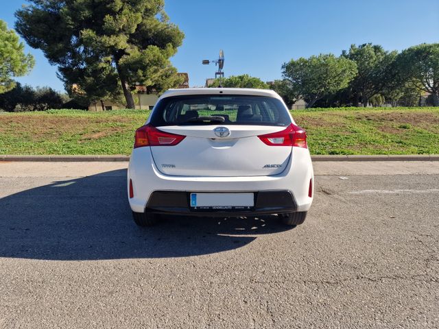 Toyota Auris 1.4D 90cv 2014