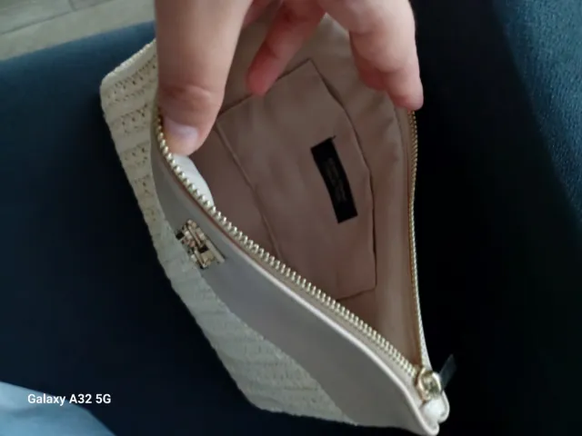 Bolsita de mano beige