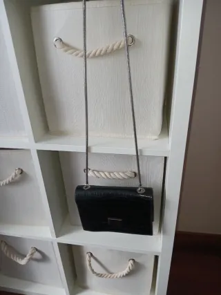 Bolso negro efecto piel cocodrilo