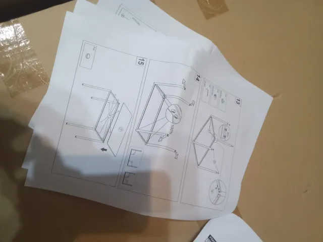 Mesa de comedor Conforama sin sillas ni tornillos