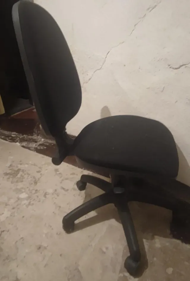 Cadeira de escritório preta