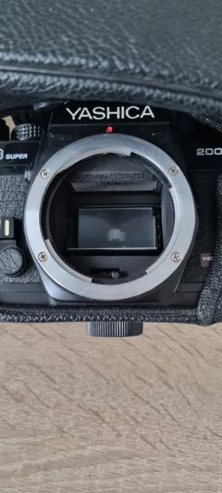 Macchina fotografica Yashica FX-3 SUPER 2000