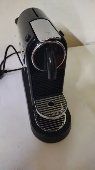 Cafeteira Nespresso CITIZ Preta
