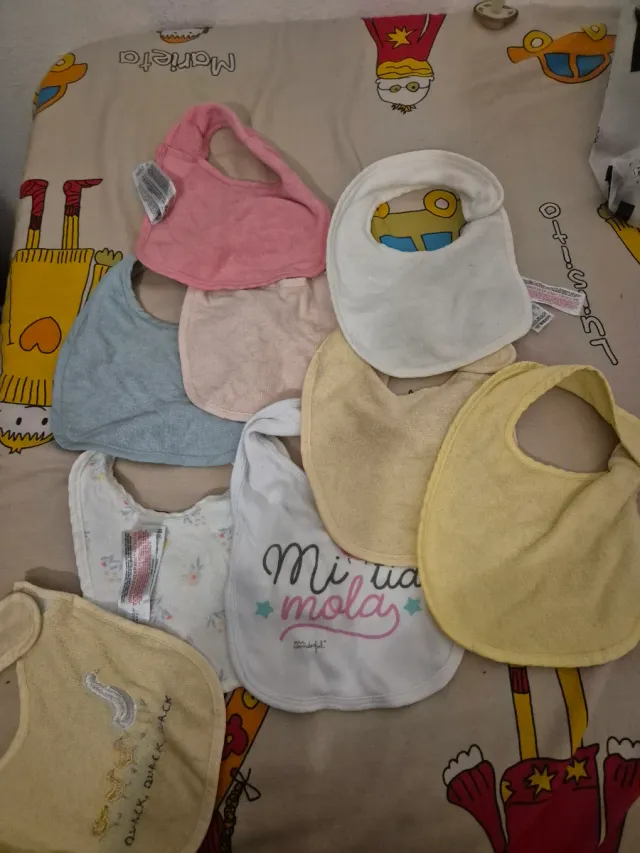 Lote de baberos para bebé