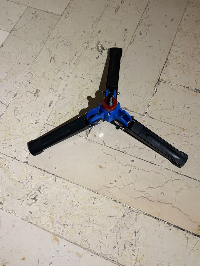 Mini cavalletto per fotocamere e smartphone