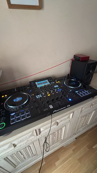 Pioneer XDJ-XZ + Altavoces JBL 350P MKII