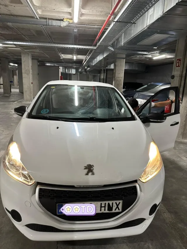 Peugeot 208 2013