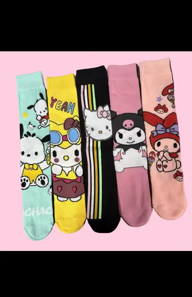 Calcetines divertidos Hello Kitty y amigos