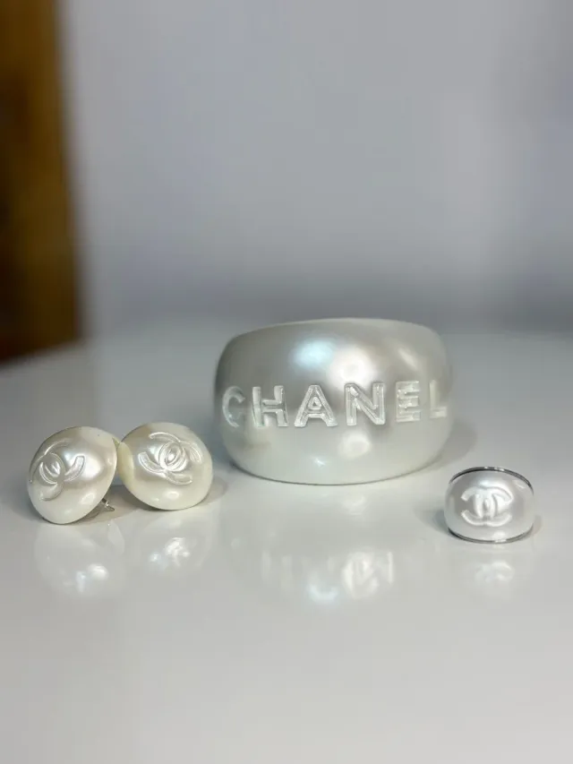 Conjunto Chanel: Pendientes, Anillo y Pulsera