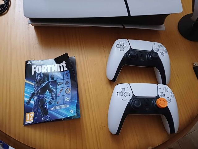 PS5 Slim Disco 1TB + 2 Mandos