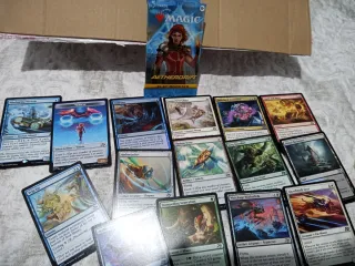 Caja de Cartas Coleccionables y DVDs Infantiles