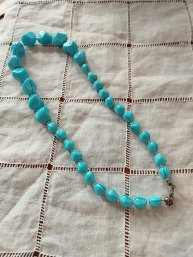 Collar Cuentas Vidrio Turquesa en caja
