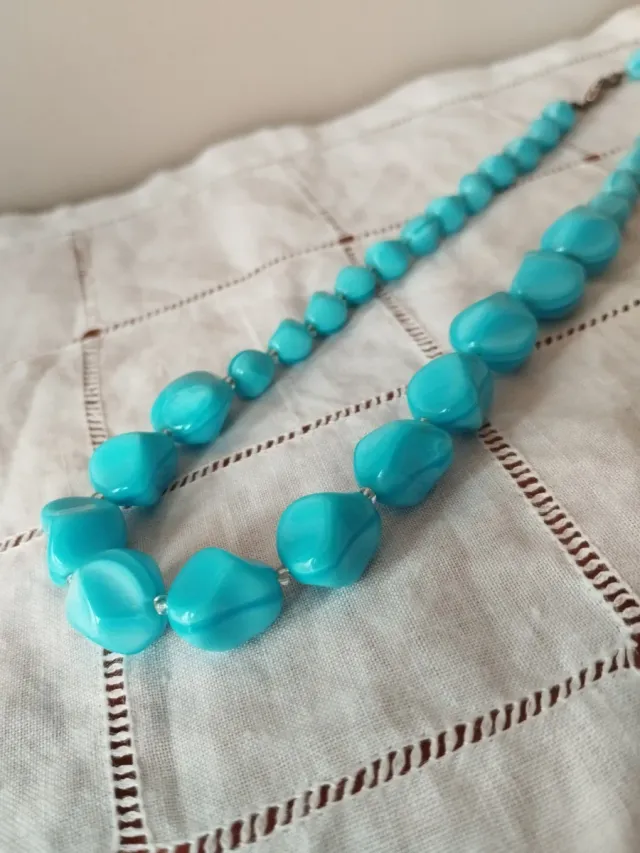 Collar Cuentas Vidrio Turquesa en caja