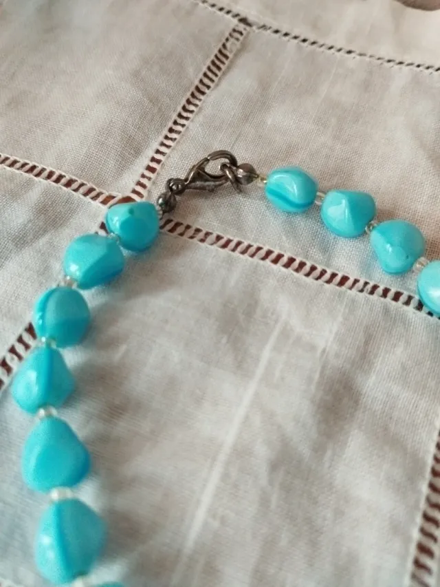 Collar Cuentas Vidrio Turquesa en caja
