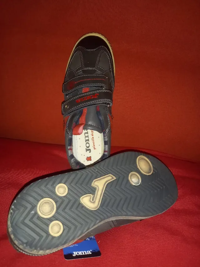 2 PARES  JOMA ZAPATILLAS A ESTRENAR T.35