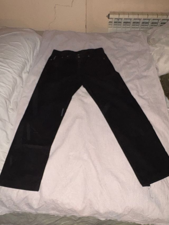 Pantalón pana Guess negro talla 33