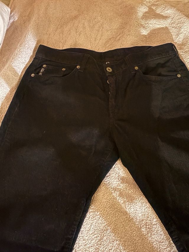 Pantalón pana Guess negro talla 33