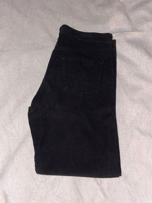 Pantalón pana Guess negro talla 33