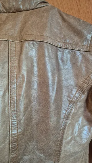 Cazadora cuero Stradivarius marrón