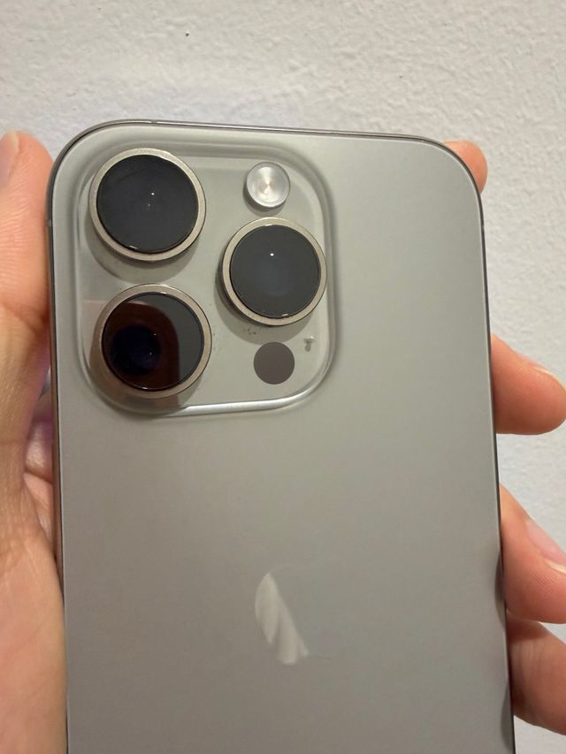 iPhone 16 Pro 99% Bateria