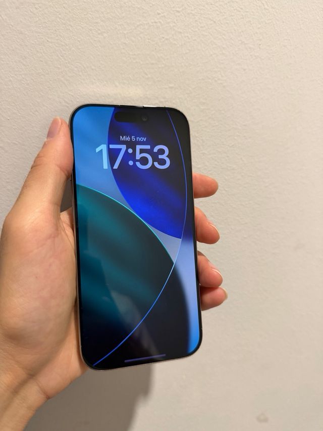 iPhone 16 Pro 99% Bateria