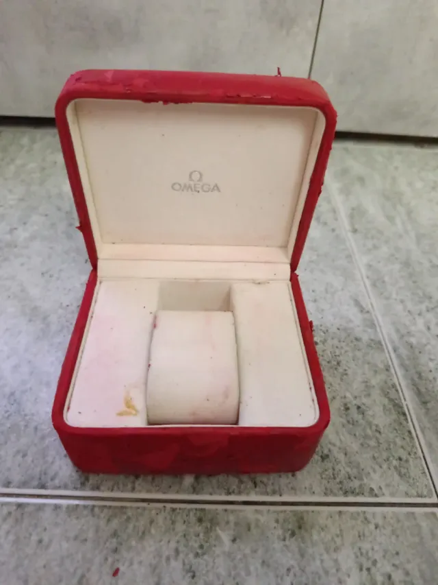 Omega Caja Reloj Roja