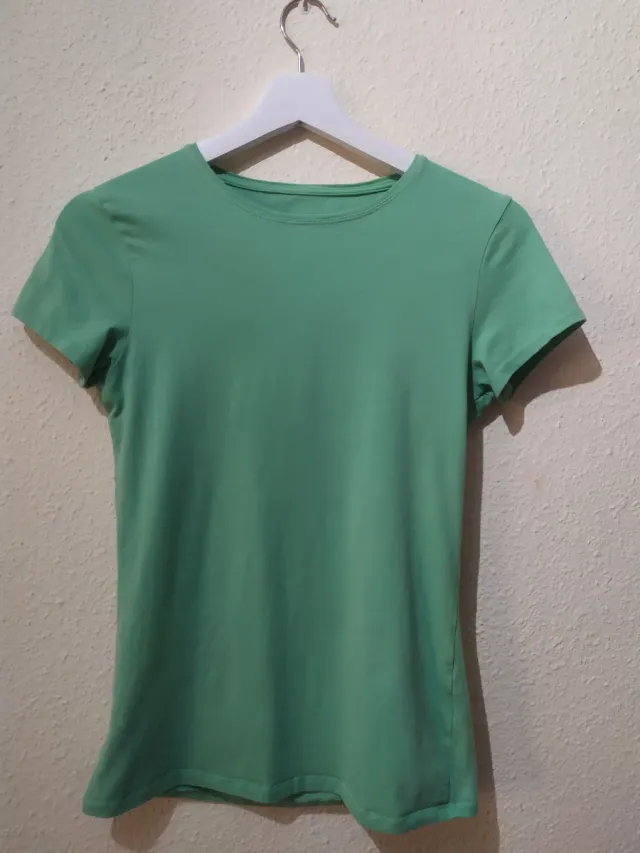 Oferta camiseta verde mujer de Atmosphere.