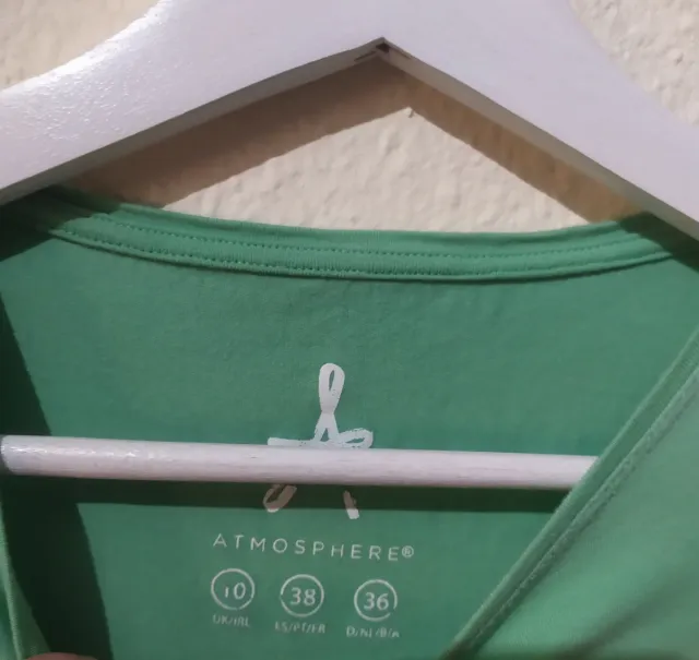 Oferta camiseta verde mujer de Atmosphere.