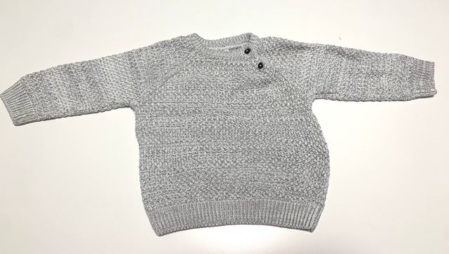 Suéter tejido bebé gris