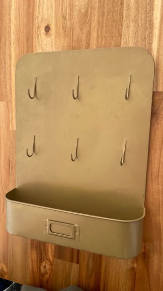 Appendiabiti metallico con vassoio