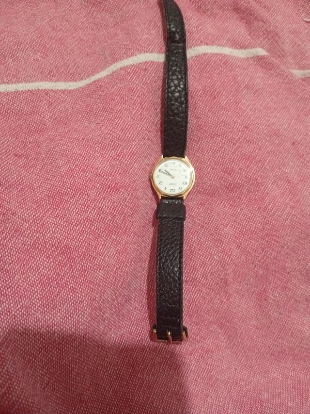 Reloj Duward Mujer Negro/Dorado