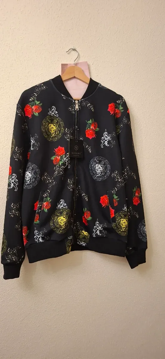 Chaqueta bomber estampada flores y medusa