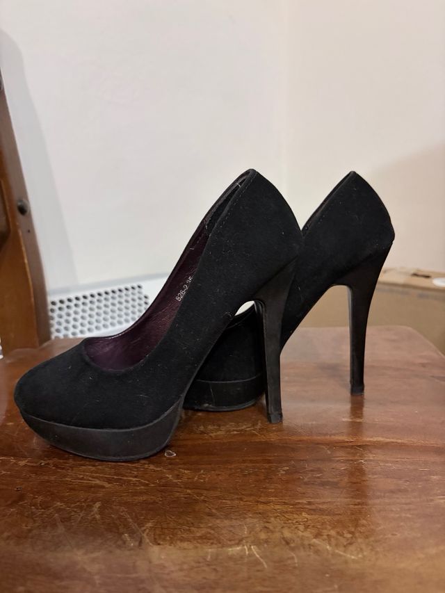 Scarpe tacco camoscio nero Lisa M