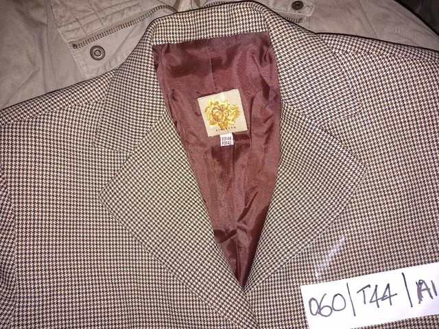 60- Americana beige marron talla 44