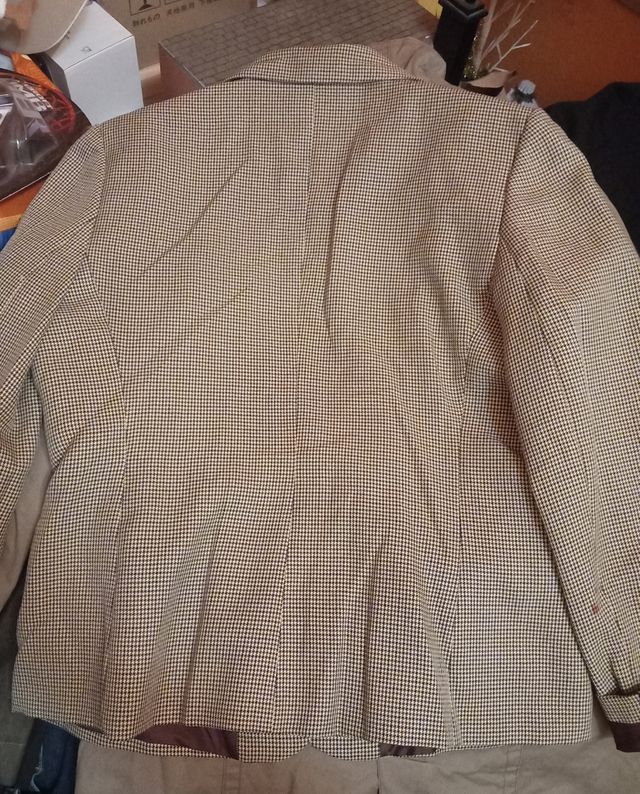 60- Americana beige marron talla 44