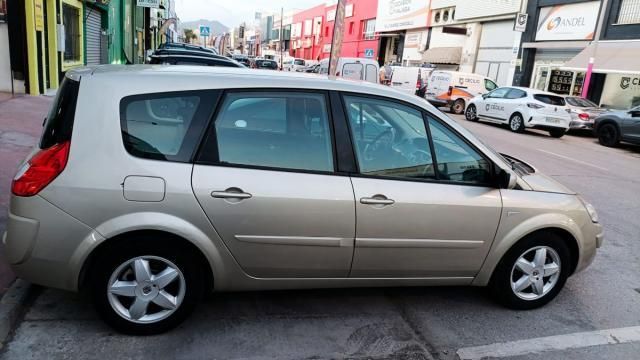 RENAULT Grand Scénic Dynamique 1.5 dCi 105 CV eco2