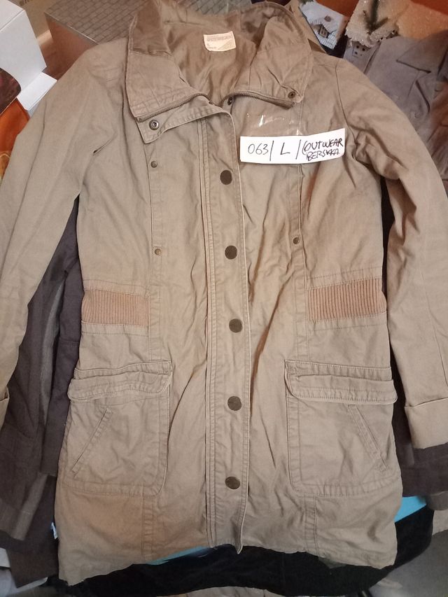 63- Gabardina Bershka - beige - L