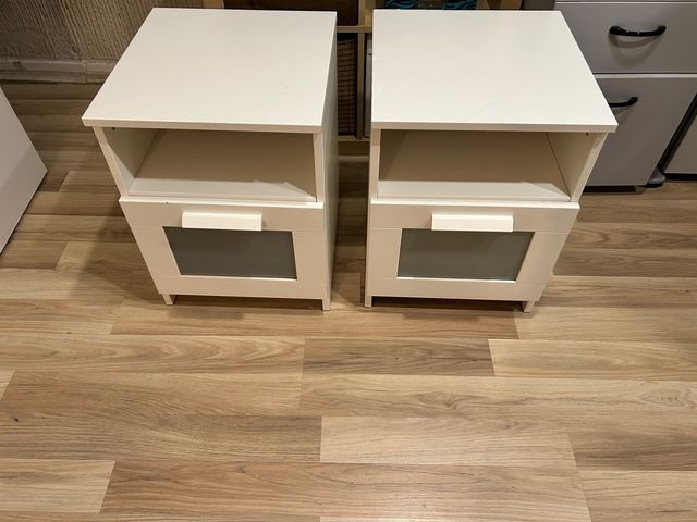 Mesitas de noche blancas Ikea