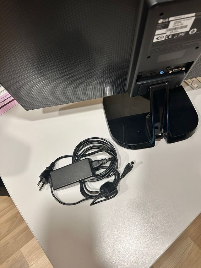 Monitor LG IPS LED Negro