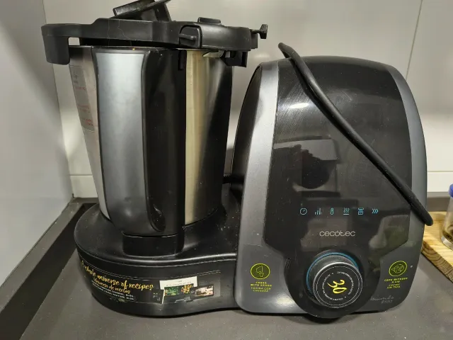 Mambo cecotec 8590 con todos sus accesorios