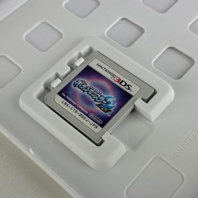 Pokemon Sun and Moon Game and cover Nintendo 3DS