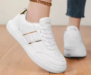 Zapatillas Blancas y Doradas