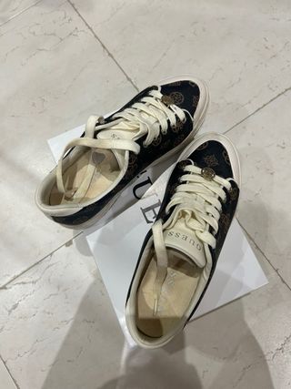 Guess Scarpe Donna Marrone Tg.38