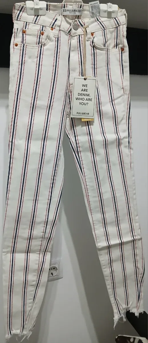 Pantalón Pull&Bear rayas pitillo talla 32