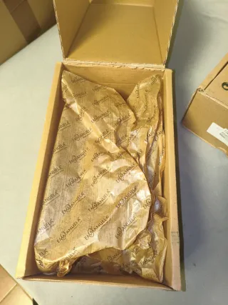 Sandalias Emmanuela Negras y Doradas